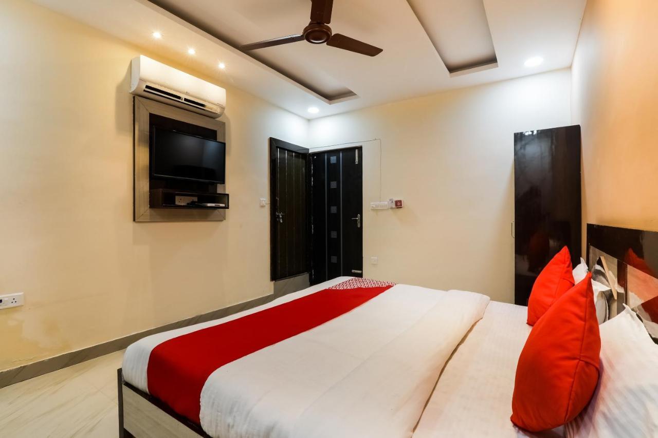 Готель Oyo Flagship Krishna Regency Near Chaudhary Charan Singh International Airport Bijnaur Екстер'єр фото