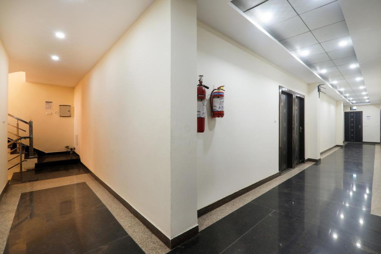 Готель Oyo Flagship Krishna Regency Near Chaudhary Charan Singh International Airport Bijnaur Екстер'єр фото