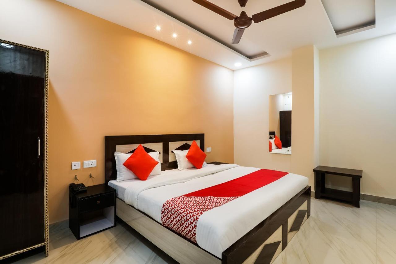 Готель Oyo Flagship Krishna Regency Near Chaudhary Charan Singh International Airport Bijnaur Екстер'єр фото