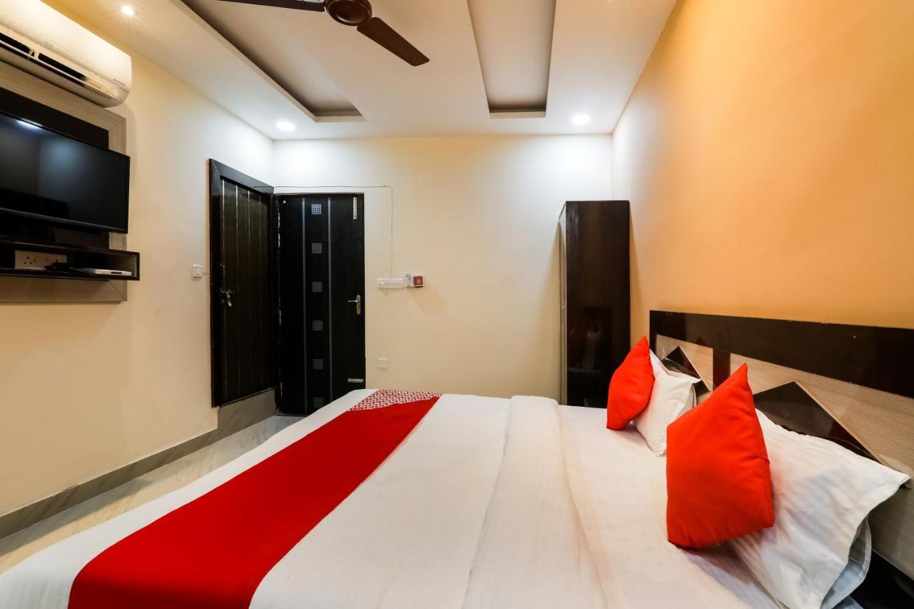 Готель Oyo Flagship Krishna Regency Near Chaudhary Charan Singh International Airport Bijnaur Екстер'єр фото